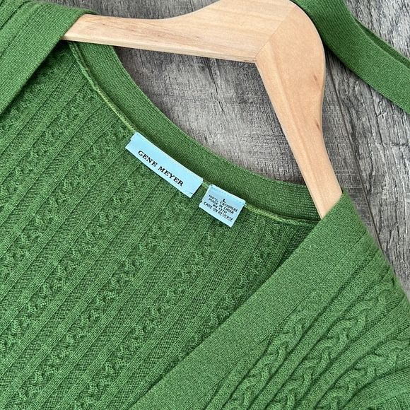 Gene Meyer 100% cashmere cardigan with belt green grass sz  large - Picture 8 of 10